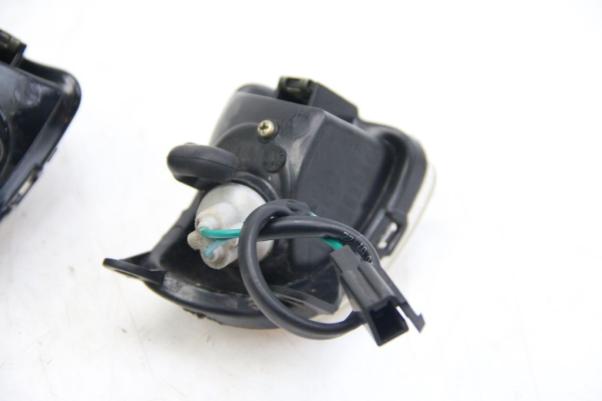 photo de ACHTERKNIPPERLICHT ECCITY ARTELEC 670 1 (2013 - 2017) - Bevestigingspunten