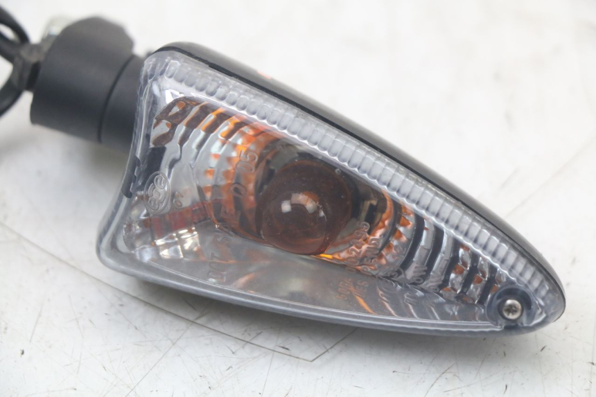 photo de ACHTERRECHTE KNIPPERLICHT YAMAHA AEROX 2T 50 (2013 - 2017) - Detail van het onderdeel