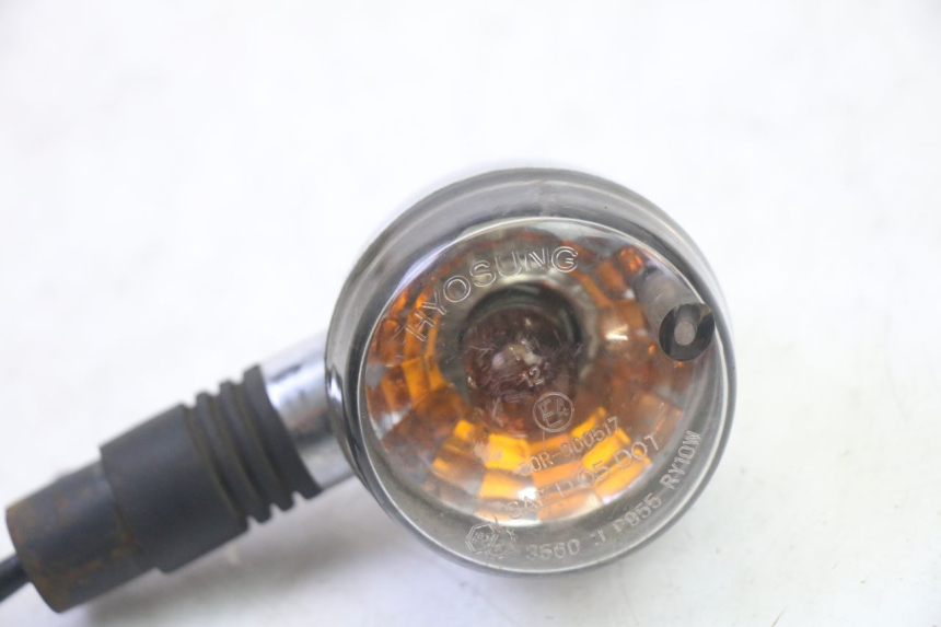 photo de ACHTERRECHTS KNIPPERLICHT HYOSUNG GV AQUILA 125 (2000 - 2009) - Zoom op gebruiksstaat