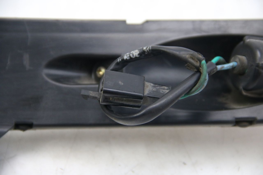 photo de ACHTERRECHTE KNIPPERLICHT ECCITY ARTELEC 670 1 (2013 - 2017) - Staat van het oppervlak