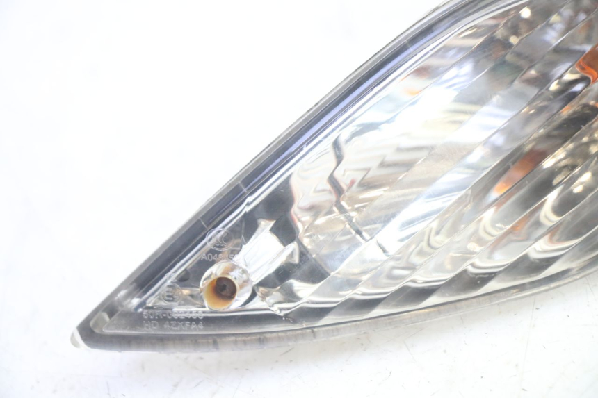 photo de ACHTERRECHTE KNIPPERLICHT SYM FIDDLE 3 III 125 (2014 - 2020) - Detail van het onderdeel