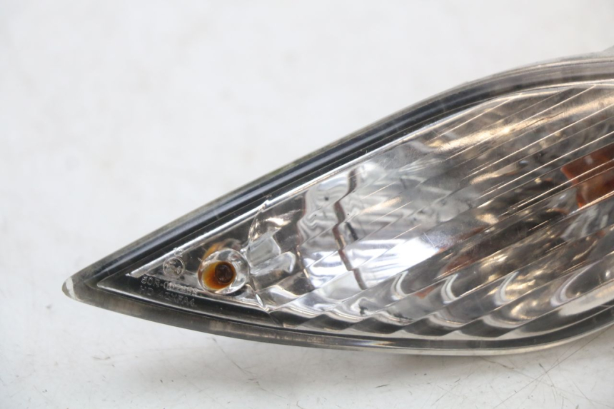 photo de ACHTERRECHTS KNIPPERLICHT SYM FIDDLE 3 III 50 (2014 - 2020) - Detail van het onderdeel