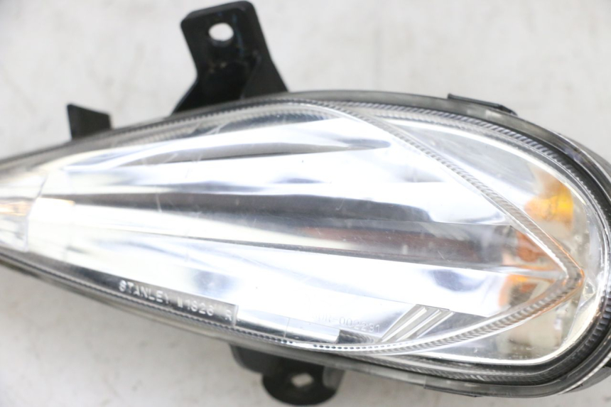 photo de ACHTERRECHTE KNIPPERLICHT MBK FLIPPER 115 (2013 - 2017) - Detail van het onderdeel