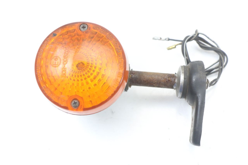 photo de ACHTERRECHTS KNIPPERLICHT SUZUKI GN 125 (1997 - 2000) - Hoofdaanzicht