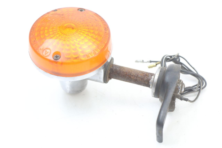 photo de ACHTERRECHTS KNIPPERLICHT SUZUKI GN 125 (1997 - 2000) - Zoom op gebruiksstaat