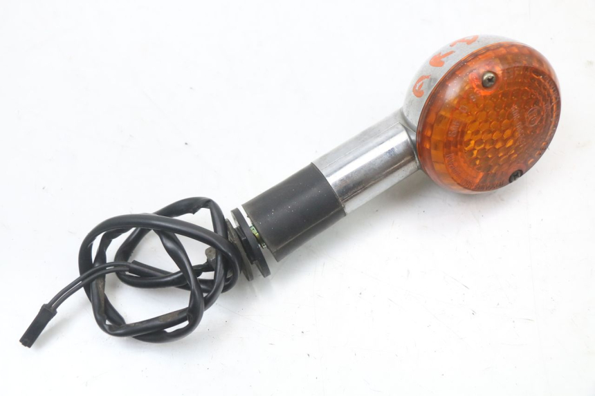 photo de ACHTERRECHTE KNIPPERLICHT SUZUKI GZ MARAUDER 125 (1998 - 2004) - Zoom op gebruiksstaat