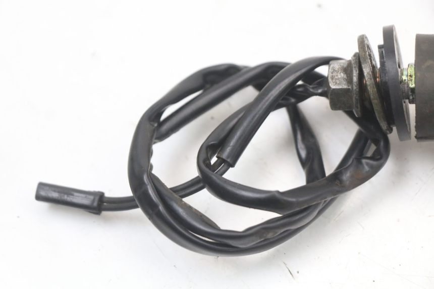 photo de ACHTERRECHTE KNIPPERLICHT SUZUKI GZ MARAUDER 125 (1998 - 2004) - Bevestigingspunten