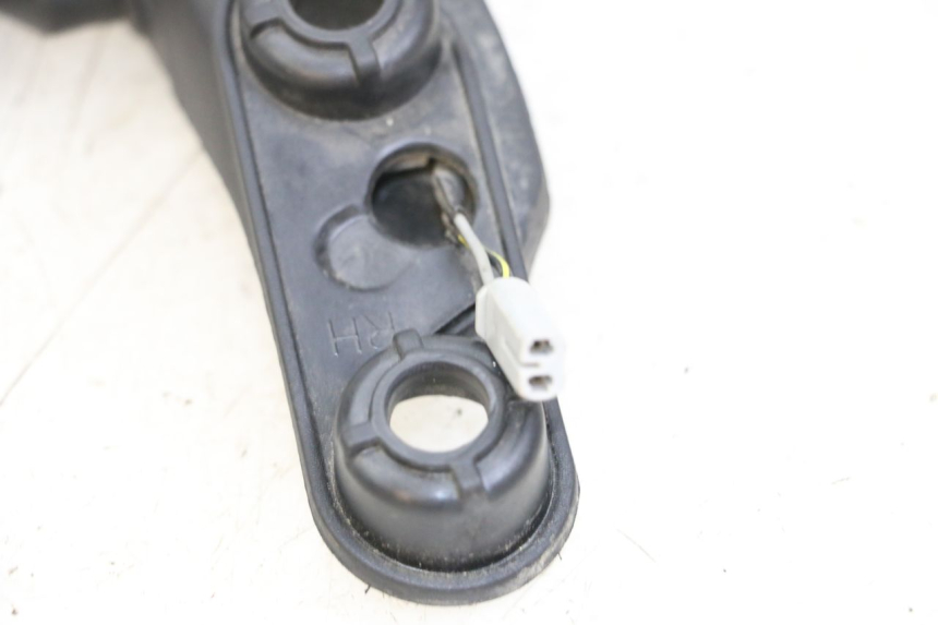 photo de ACHTERRECHTE KNIPPERLICHT HUSQVARNA SVARTPILEN 401 (2018 - 2023) - Detail van het onderdeel