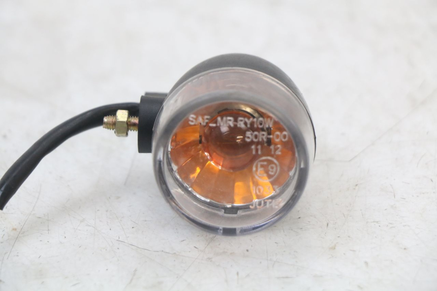 photo de ACHTERRECHTE KNIPPERLICHT SYM MIO 50 (2011 - 2017) - Zoom op gebruiksstaat