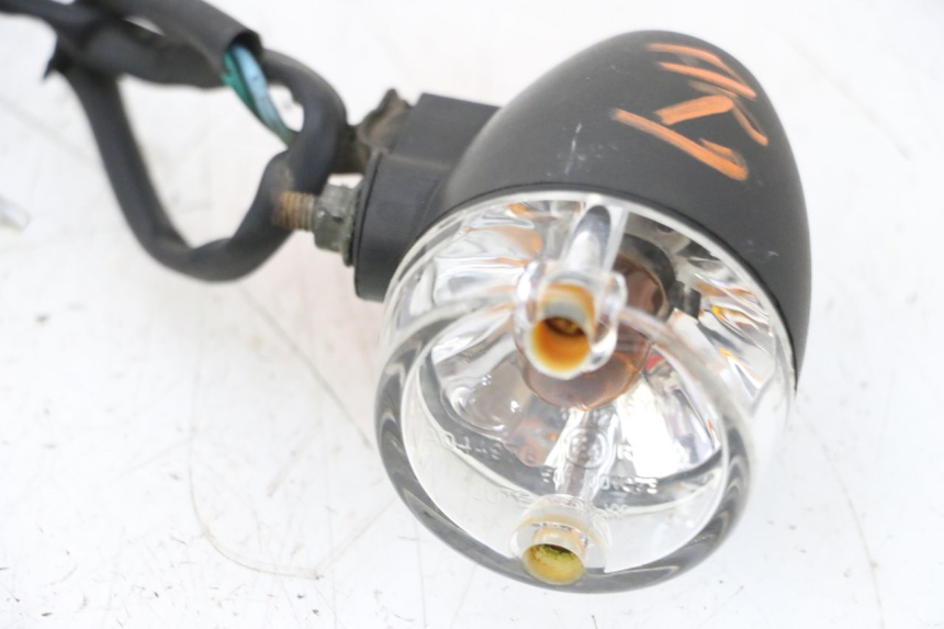 photo de ACHTERRECHTE KNIPPERLICHT SYM ORBIT 2 4T 50 (2008 - 2017) - Detail van het onderdeel