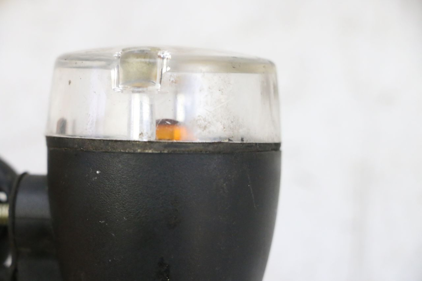 photo de ACHTERRECHTE KNIPPERLICHT SYM ORBIT 2 50 (2008 - 2014) - Detail van het onderdeel