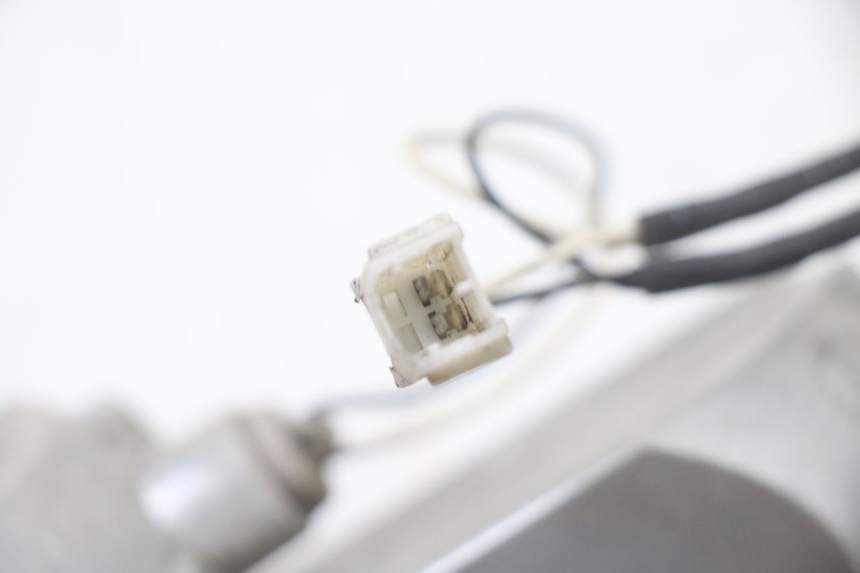 photo de ACHTERRECHTE KNIPPERLICHT PIAGGIO X8 125 (2004 - 2007) - Overzicht