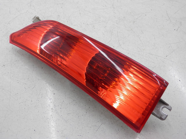 photo de ACHTERRECHTE KNIPPERLICHT PIAGGIO XEVO 400 (2007) - Hoofdaanzicht