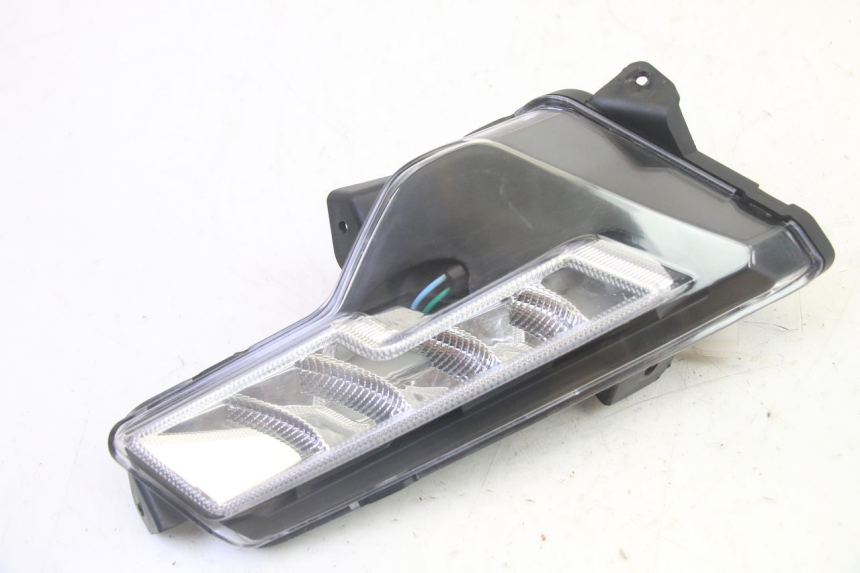 photo de ACHTERRECHTS KNIPPERLICHT EFUN PUSA 1 - Hoofdaanzicht