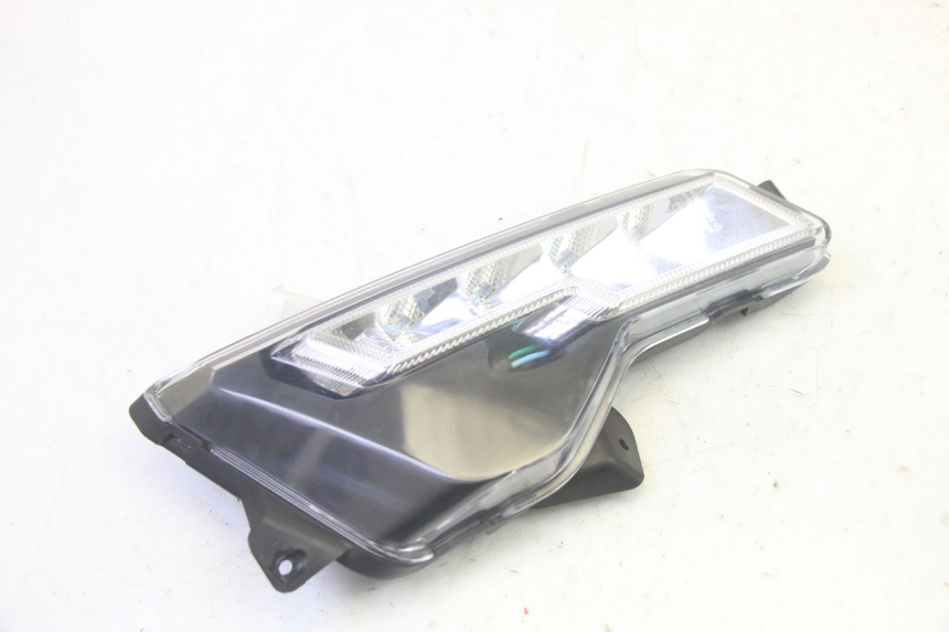 photo de ACHTERRECHTS KNIPPERLICHT EFUN PUSA 1 - Andere kijkhoek