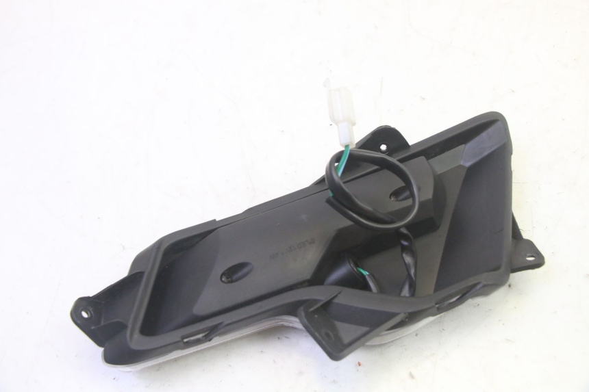 photo de ACHTERRECHTS KNIPPERLICHT EFUN PUSA 1 - Technische close-up