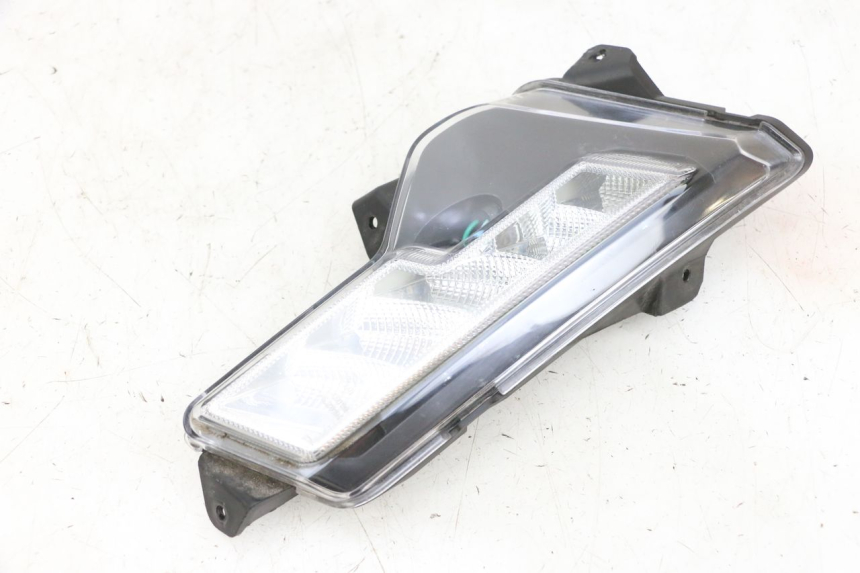 photo de ACHTERRECHTS KNIPPERLICHT EFUN PUSA 1 - Hoofdaanzicht