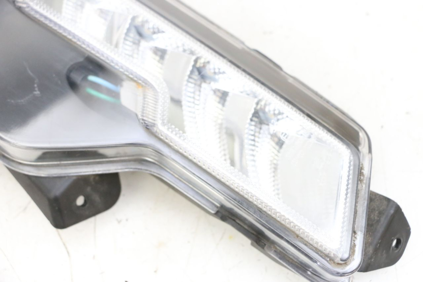 photo de ACHTERRECHTS KNIPPERLICHT EFUN PUSA 1 - Zoom op gebruiksstaat