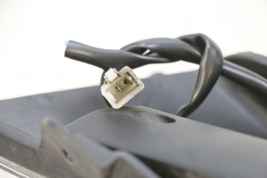 photo de ACHTERRECHTS KNIPPERLICHT EFUN PUSA 1 - Technische close-up