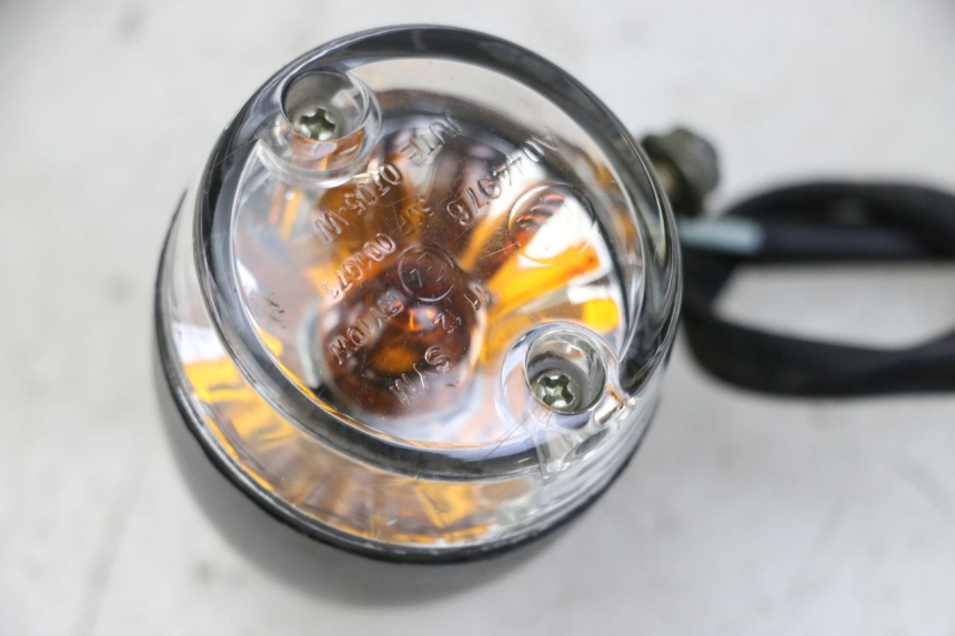 photo de ACHTERRECHTE KNIPPERLICHT SYM ORBIT 2 4T 50 (2008 - 2017) - Detail van het onderdeel