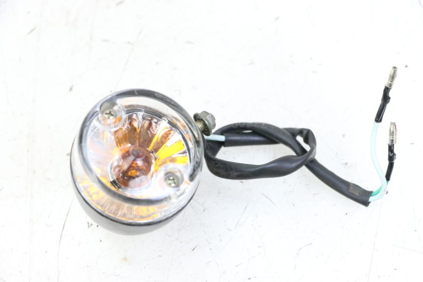 photo de ACHTERRECHTE KNIPPERLICHT SYM ORBIT 2 4T 50 (2008 - 2017) - Zoom op gebruiksstaat