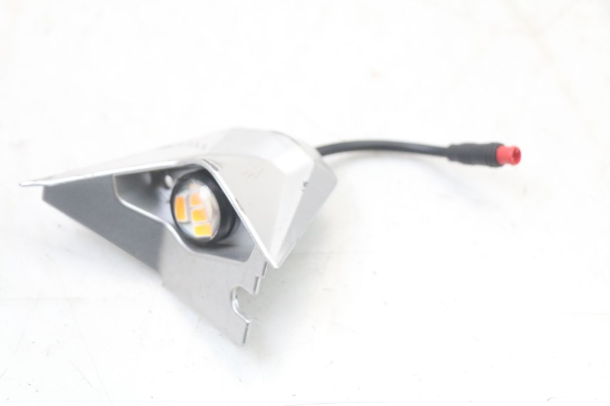 photo de ACHTERRECHTS KNIPPERLICHT DUALTRON TOGO PLUS 1 - Detail van het onderdeel