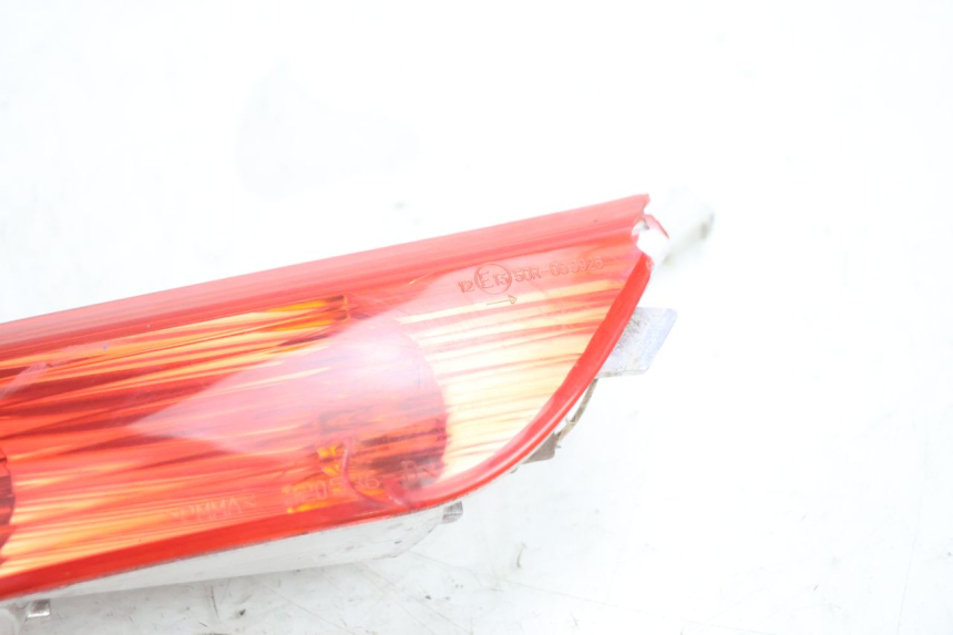 photo de RECHTER ACHTERKNIPPERLICHT PIAGGIO X8 STREET 125 (2006 - 2007) - Zoom op gebruiksstaat