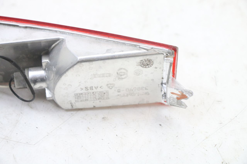 photo de ACHTERRECHTE KNIPPERLICHT PIAGGIO XEVO - X EVO 125 (2007 - 2017) - Staat van het oppervlak