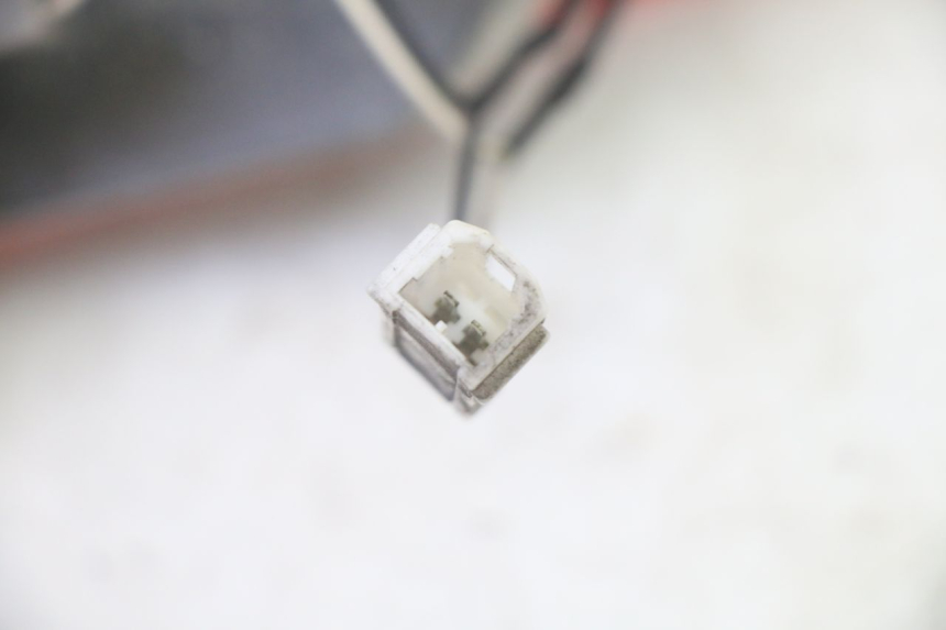 photo de ACHTERRECHTE KNIPPERLICHT PIAGGIO XEVO - X EVO 125 (2007 - 2017) - Staat van het oppervlak