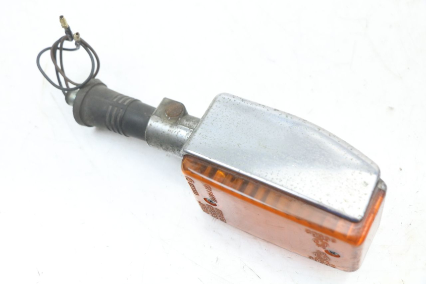 photo de ACHTERRECHTE KNIPPERLICHT YAMAHA XJ F 900 (1983 - 1994) - Zoom op gebruiksstaat