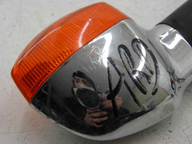 photo de ACHTERRECHTS KNIPPERLICHT YAMAHA YBR CUSTOM 125 (2008 - 2010) - Detail van het onderdeel