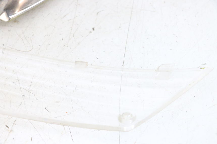 photo de RECHTS ACHTERKNIPPERLICHT PIAGGIO ZIP 2T 50 (2009 - 2019) - Markeringen en referenties