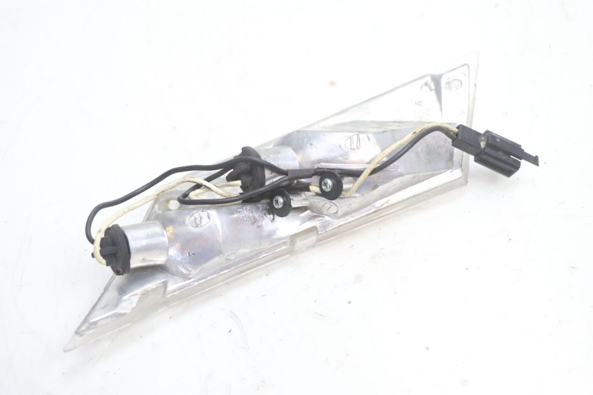 photo de RECHTS ACHTERKNIPPERLICHT PIAGGIO ZIP 2T 50 (2009 - 2019) - Bevestigingspunten