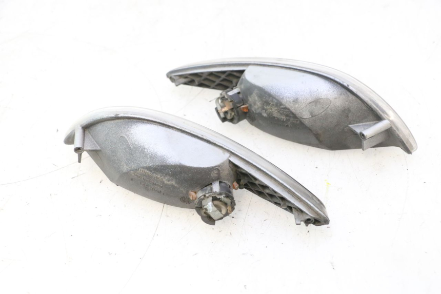 photo de ACHTERKNIPPERLICHT PEUGEOT ELYSTAR 50 (2002 - 2014) - Bevestigingspunten