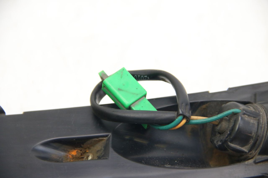 photo de ACHTERLINKS KNIPPERLICHT ECCITY ARTELEC 670 1 (2013 - 2017) - Bevestigingspunten