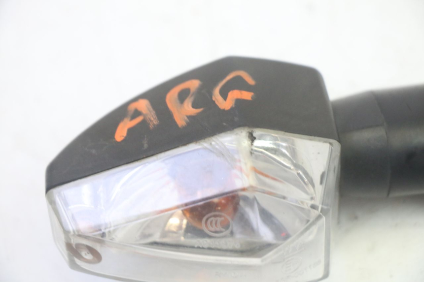 photo de ACHTERLINKS KNIPPERLICHT SYM CROX 4T 50 (2016 - 2023) - Zoom op gebruiksstaat