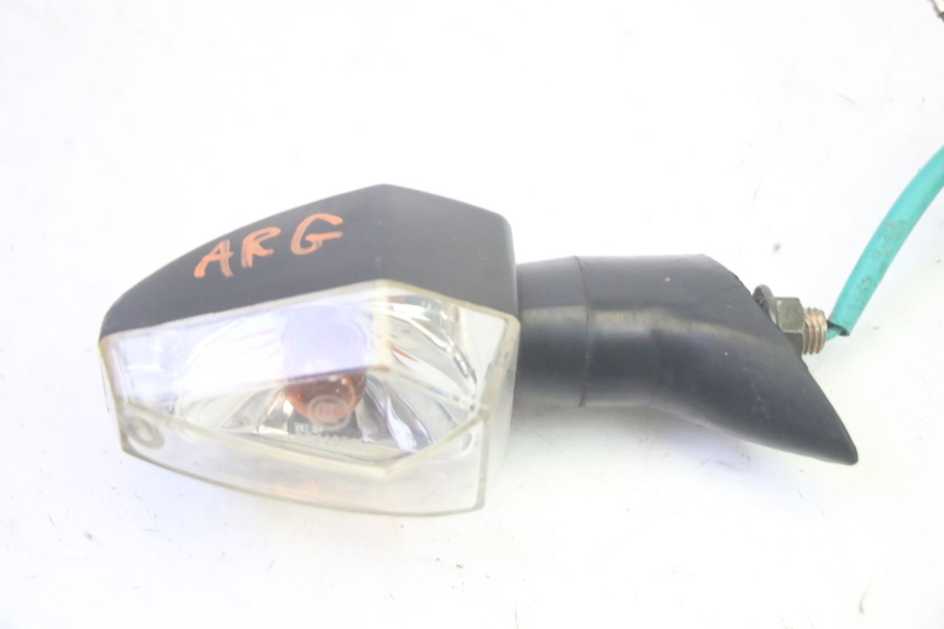 photo de ACHTERLINKS KNIPPERLICHT SYM CROX 4T 50 (2016 - 2023) - Zoom op gebruiksstaat