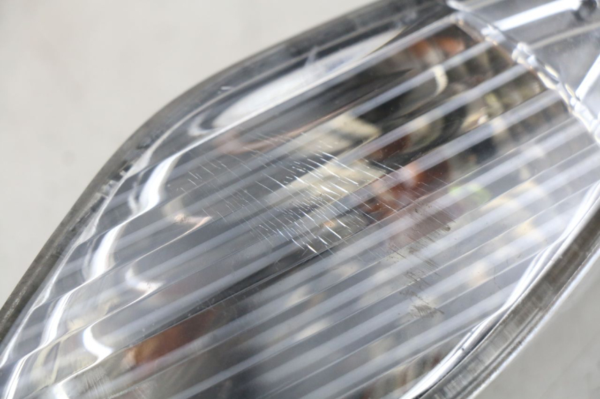 photo de ACHTERLINKS KNIPPERLICHT SYM FIDDLE 3 III 125 (2014 - 2020) - Zoom op gebruiksstaat