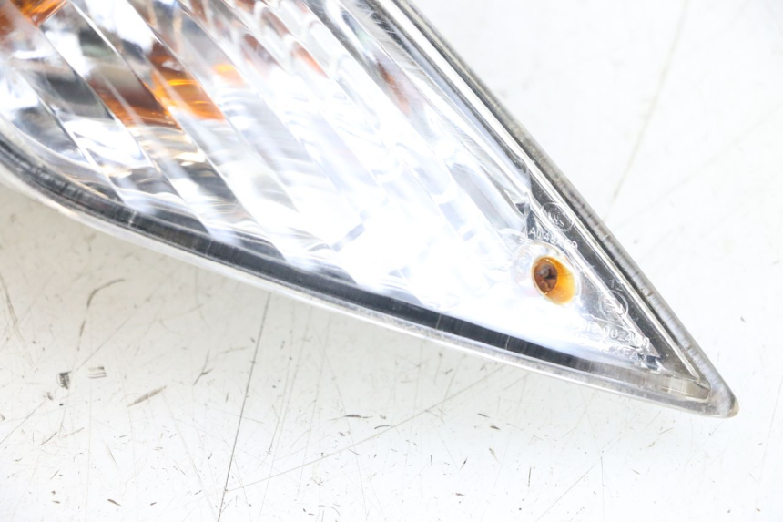 photo de ACHTERLINKS KNIPPERLICHT SYM FIDDLE 3 III 125 (2014 - 2020) - Zoom op gebruiksstaat