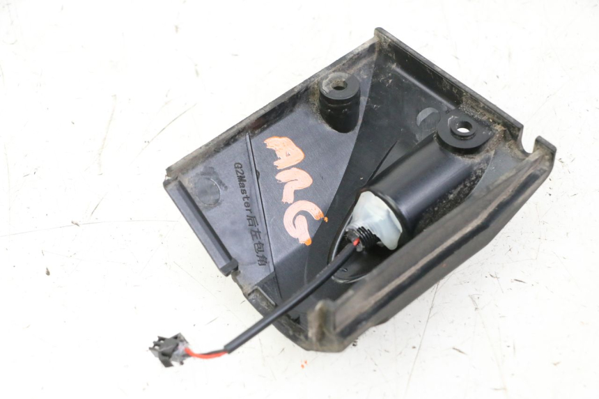 photo de ACHTERLINKS KNIPPERLICHT KUKIRIN G2 MASTER 1 - Technische close-up