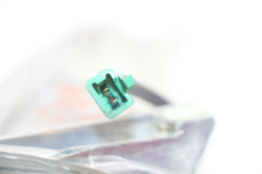 photo de ACHTERLINKS KNIPPERLICHT PEUGEOT GEOPOLIS RS 125 (2007 - 2009) - Bevestigingspunten