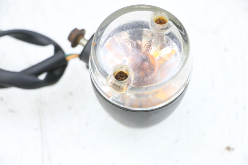 photo de ACHTERLINKS KNIPPERLICHT SYM ORBIT 2 50 (2008 - 2014) - Zoom op gebruiksstaat