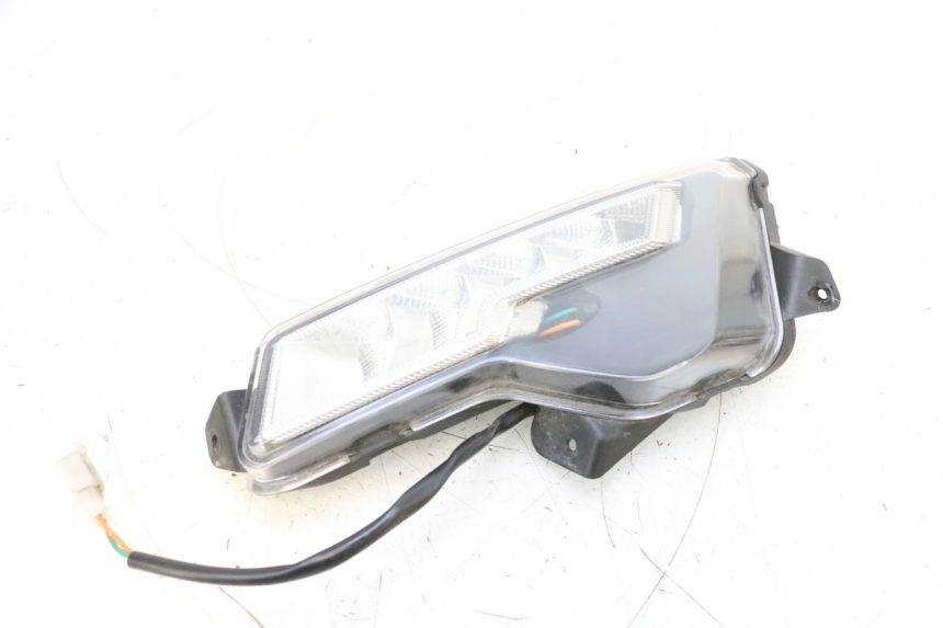 photo de ACHTERLINKS KNIPPERLICHT EFUN PUSA 1 - Andere kijkhoek