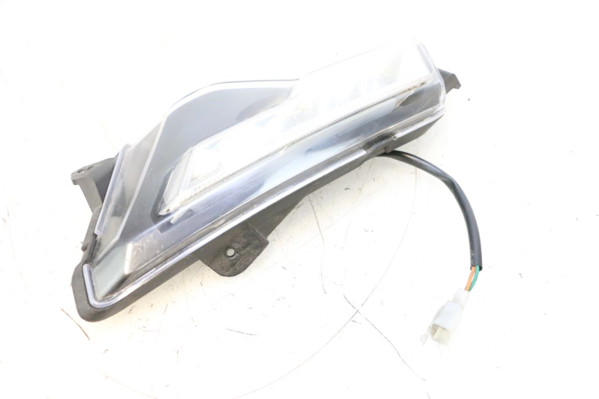 photo de ACHTERLINKS KNIPPERLICHT EFUN PUSA 1 - Technische close-up