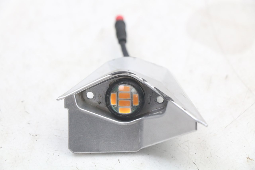 photo de ACHTERLINKS KNIPPERLICHT DUALTRON TOGO PLUS 1 - Zoom op gebruiksstaat