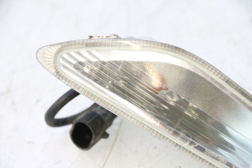 photo de ACHTERLINKS KNIPPERLICHT PIAGGIO VESPA PRIMAVERA 2T 50 (2013 - 2018) - Detail van het onderdeel