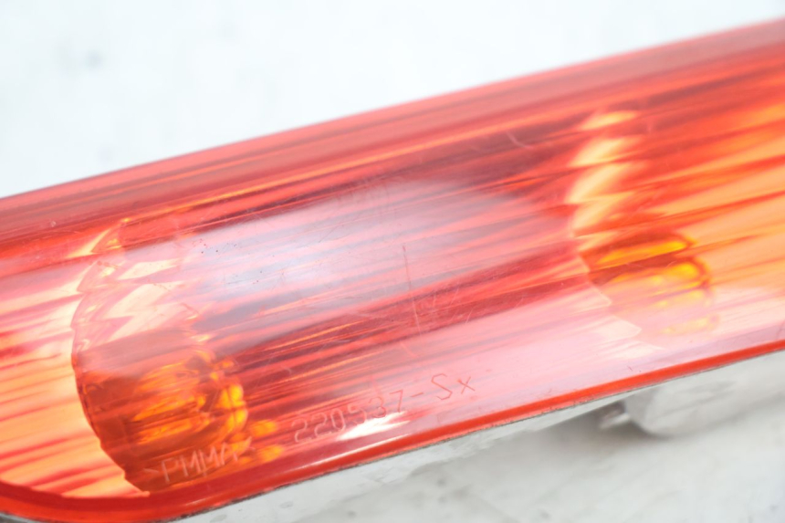 photo de LINKER ACHTERKNIPPERLICHT PIAGGIO X8 STREET 125 (2006 - 2007) - Zoom op gebruiksstaat