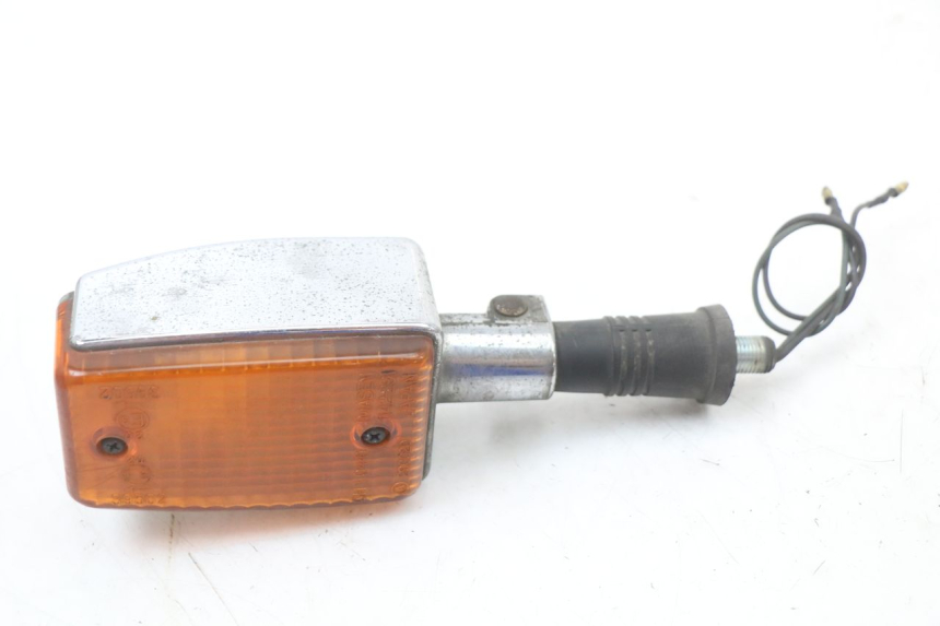 photo de ACHTERLINKS KNIPPERLICHT YAMAHA XJ F 900 (1983 - 1994) - Zoom op gebruiksstaat