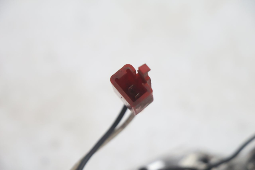 photo de LINKER ACHTERKNIPPERLICHT PIAGGIO ZIP IGET 4T 50 (2021 - 2023) - Bevestigingspunten