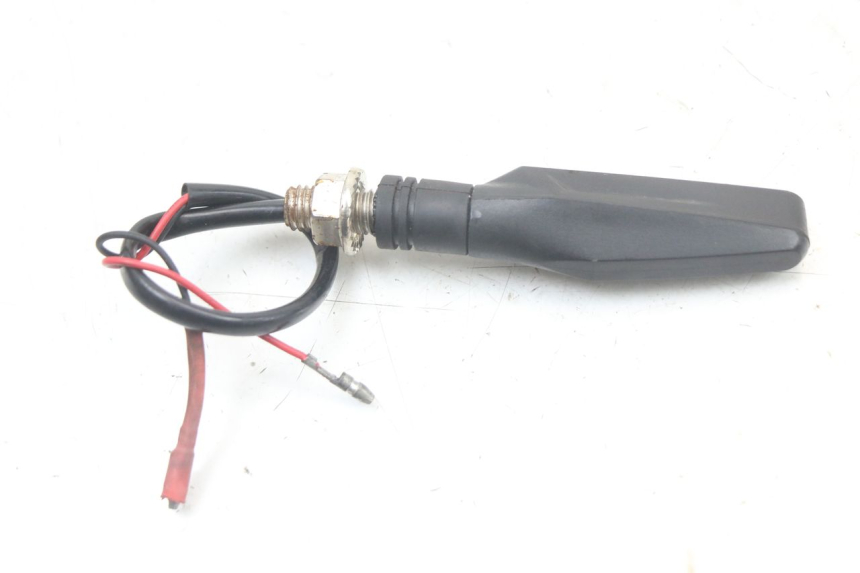 photo de ACHTERKNIPPERLICHT SUZUKI GS F 500 (2004 - 2007) - Staat van het oppervlak